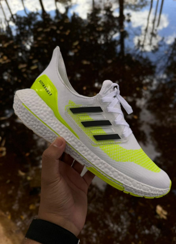 ULTRA BOOST - ORNAEL